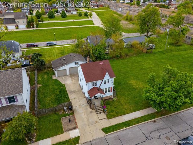 221 Bondie Street, Wyandotte, MI 48192