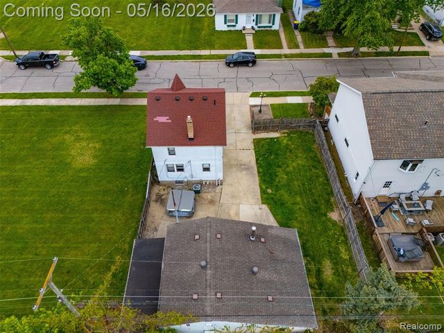 221 Bondie Street, Wyandotte, MI 48192