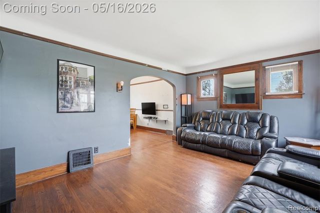 221 Bondie Street, Wyandotte, MI 48192