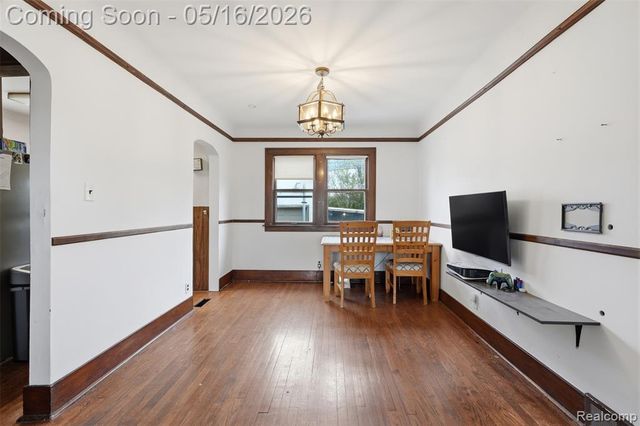 221 Bondie Street, Wyandotte, MI 48192