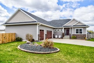 320 Hawthorne Circle, Gilbert, IA 50105