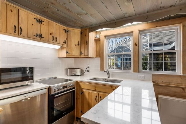 149 Pine Grove Rd, Yarmouth, MA 02664