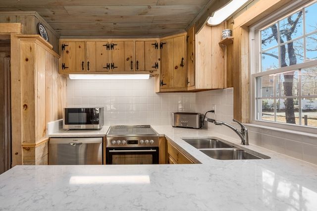 149 Pine Grove Rd, Yarmouth, MA 02664