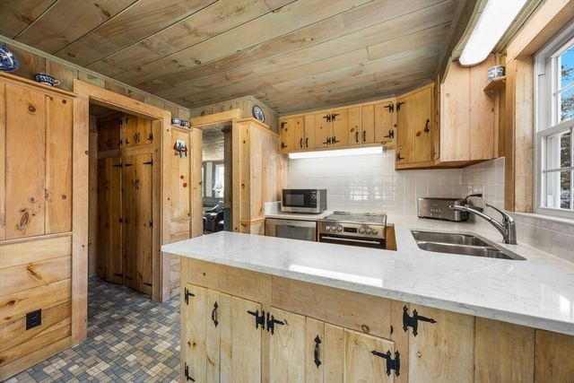 149 Pine Grove Rd, Yarmouth, MA 02664