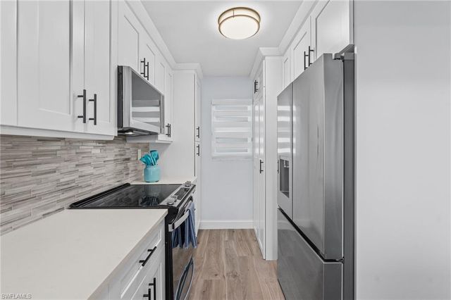 292 Banyan BLVD # 292, Naples, FL 34102