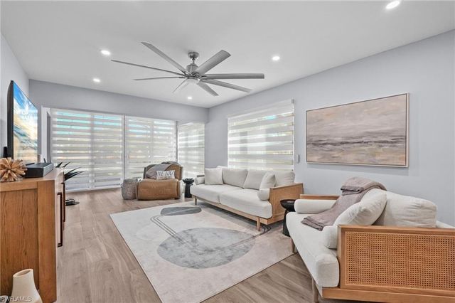 292 Banyan BLVD # 292, Naples, FL 34102