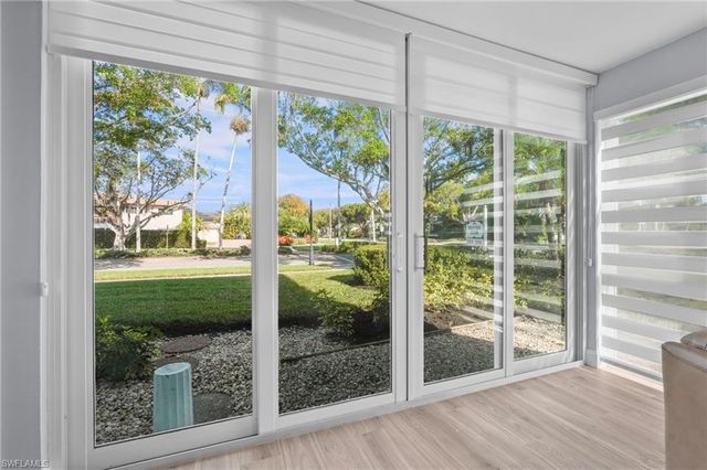 292 Banyan BLVD # 292, Naples, FL 34102