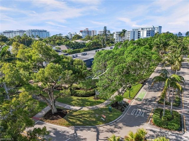 292 Banyan BLVD # 292, Naples, FL 34102