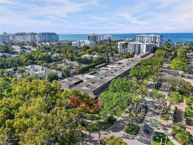 292 Banyan BLVD # 292, Naples, FL 34102