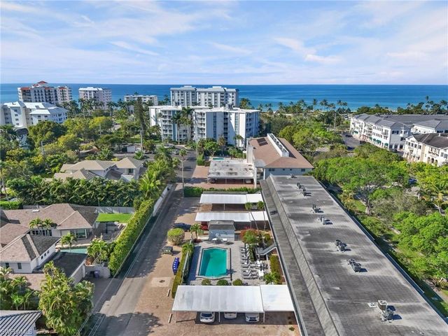 292 Banyan BLVD # 292, Naples, FL 34102
