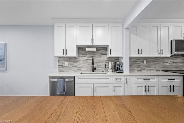 292 Banyan BLVD # 292, Naples, FL 34102