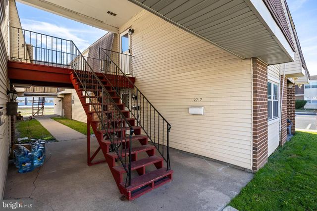 27--7 FLORENCE TOLLGATE PL, Burlington, NJ 08016