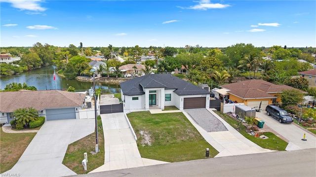 2998 52nd ST SW, Naples, FL 34116