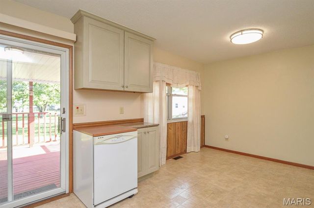 702 W Washington Street, O'fallon, IL 62269