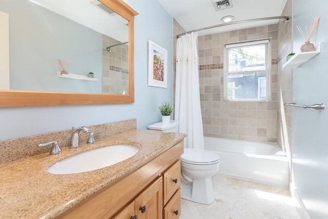 52 Warren 3, Boston, MA 02129
