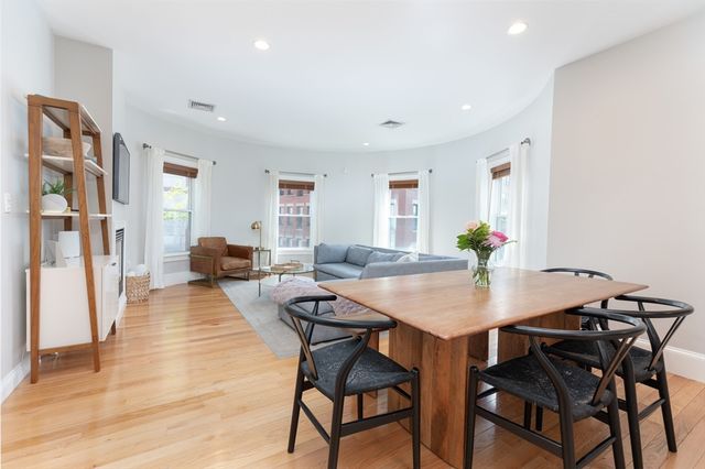 52 Warren 3, Boston, MA 02129
