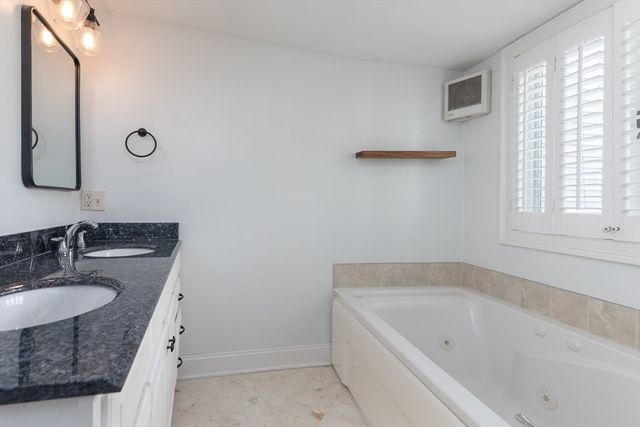 52 Warren 3, Boston, MA 02129
