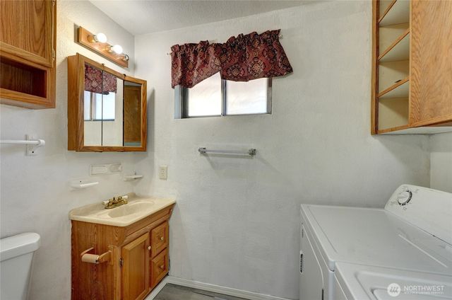 1917 E 60th Street, Tacoma, WA 98404