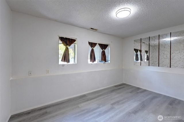 1917 E 60th Street, Tacoma, WA 98404
