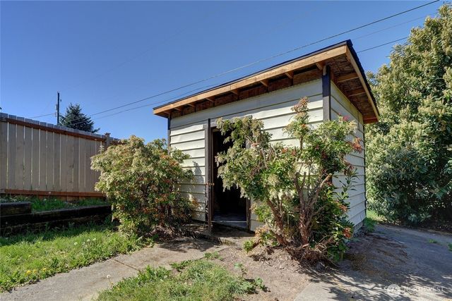 1917 E 60th Street, Tacoma, WA 98404