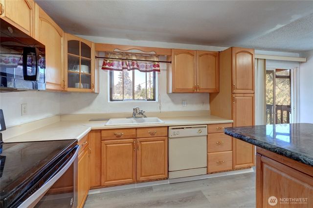 1917 E 60th Street, Tacoma, WA 98404