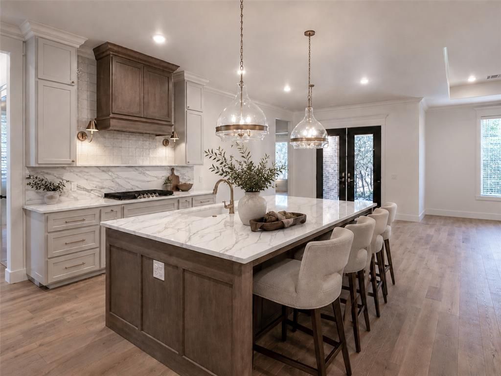 Image 3 of property listing at 3425 Sardina Way, Edmond, OK 73034