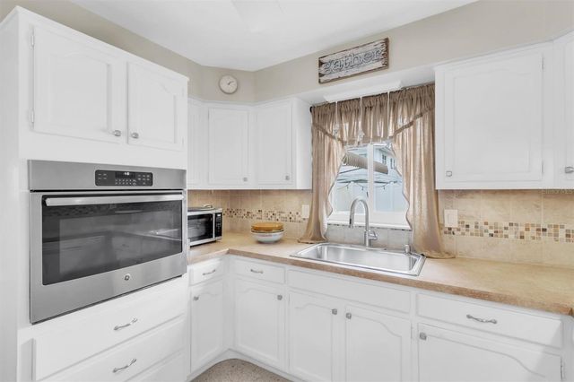 13472 BELLEWOOD AVENUE, Seminole, FL 33776