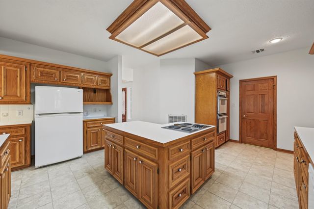 3134 Lake Island Drive, Montgomery, TX 77356