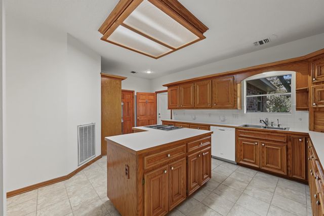 3134 Lake Island Drive, Montgomery, TX 77356