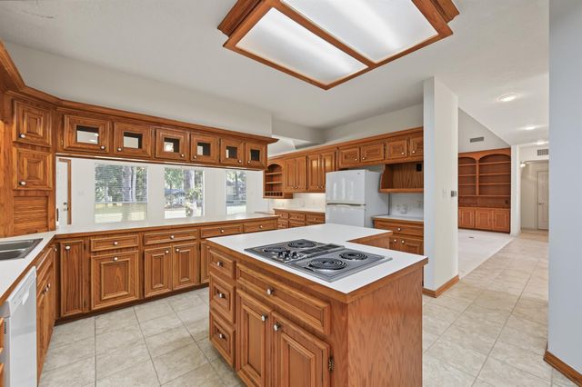 3134 Lake Island Drive, Montgomery, TX 77356