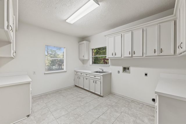 3134 Lake Island Drive, Montgomery, TX 77356