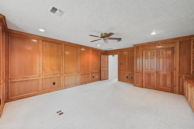 3134 Lake Island Drive, Montgomery, TX 77356