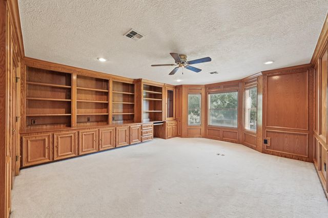 3134 Lake Island Drive, Montgomery, TX 77356
