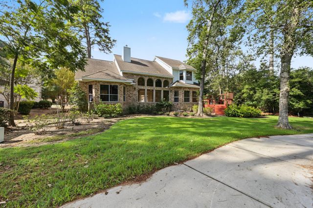 3134 Lake Island Drive, Montgomery, TX 77356