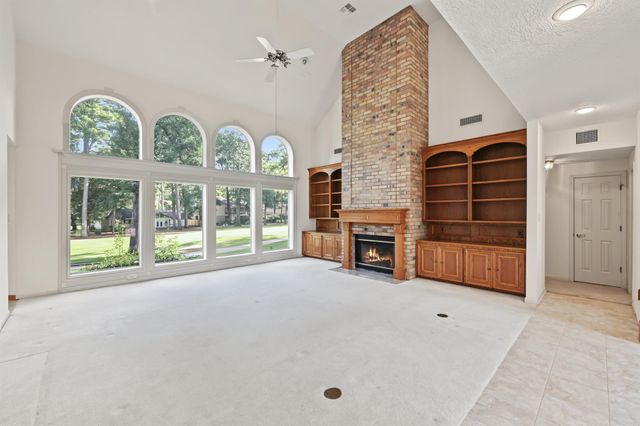 3134 Lake Island Drive, Montgomery, TX 77356