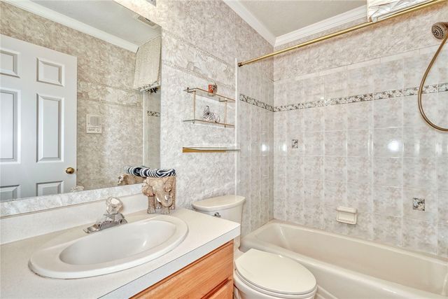 132 Cranbrook, Webster, NY 14580