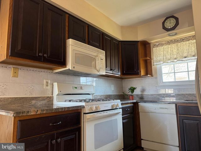 800 BRIDGEBORO ST, Riverside, NJ 08075