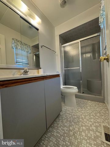 800 BRIDGEBORO ST, Riverside, NJ 08075