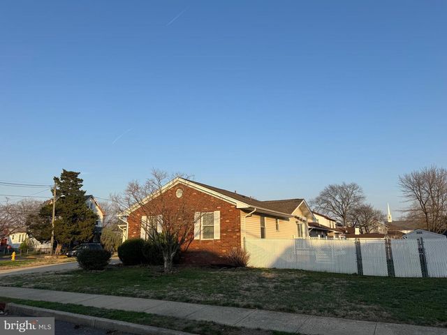 800 BRIDGEBORO ST, Riverside, NJ 08075