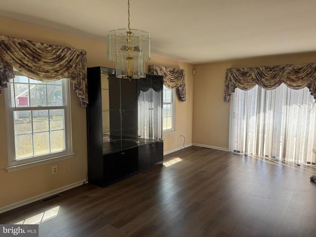 800 BRIDGEBORO ST, Riverside, NJ 08075