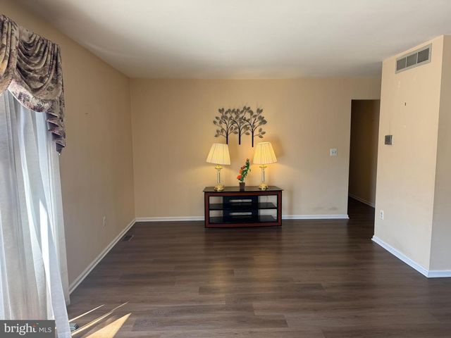 800 BRIDGEBORO ST, Riverside, NJ 08075