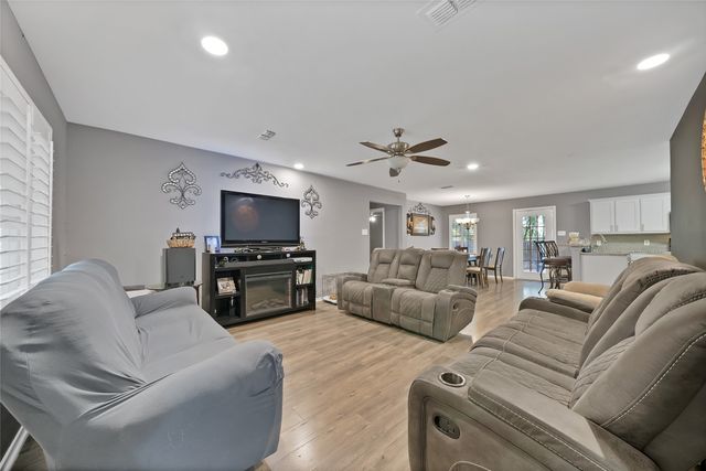 600 E Jacob Street, Pilot Point, TX 76258