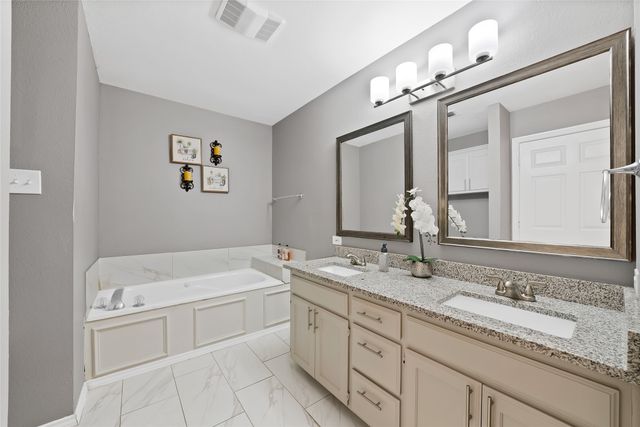 600 E Jacob Street, Pilot Point, TX 76258