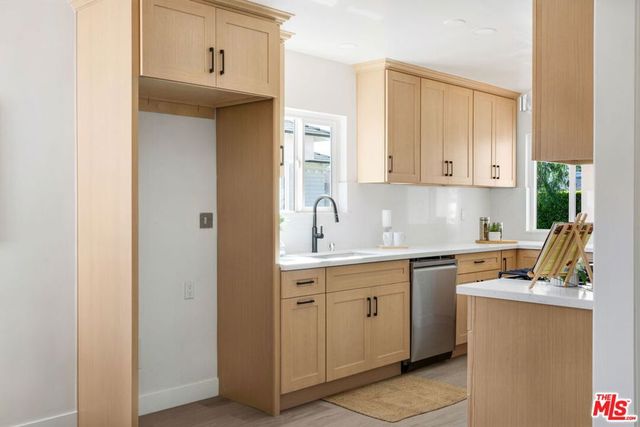 3770 Somerset Drive, Los Angeles, CA 90016