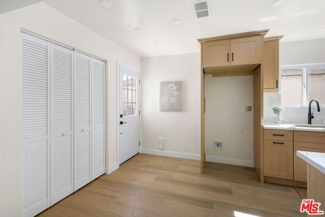 3770 Somerset Drive, Los Angeles, CA 90016