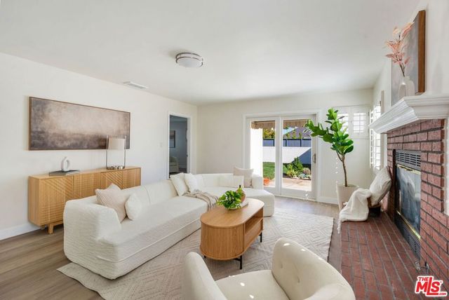 3770 Somerset Drive, Los Angeles, CA 90016