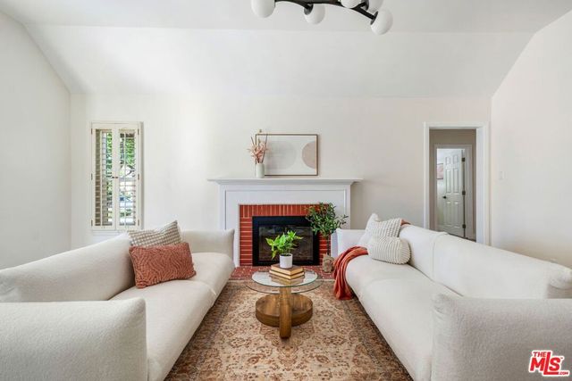 3770 Somerset Drive, Los Angeles, CA 90016