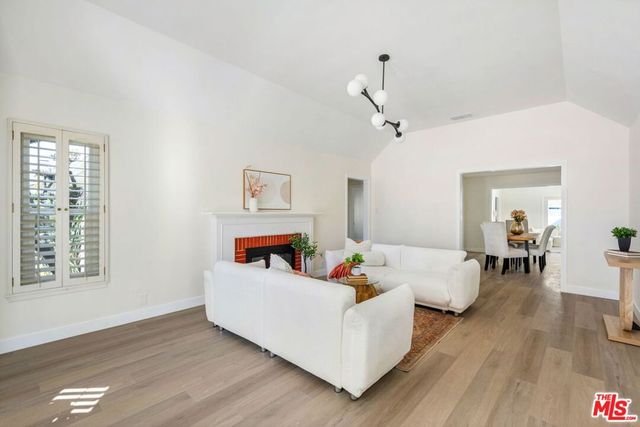 3770 Somerset Drive, Los Angeles, CA 90016