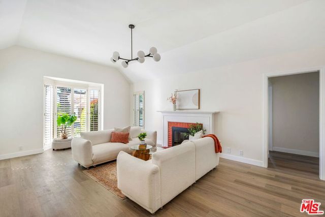 3770 Somerset Drive, Los Angeles, CA 90016