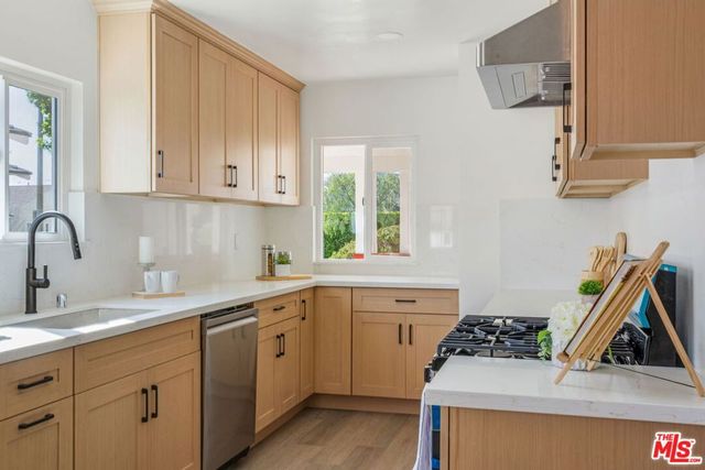 3770 Somerset Drive, Los Angeles, CA 90016